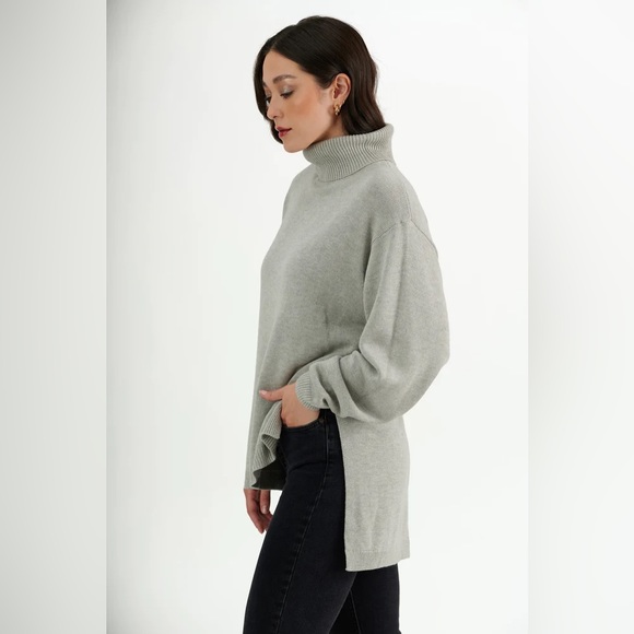 EMMA KNUDSEN Hunter Hi-Lo Turtleneck - Picture 1 of 4